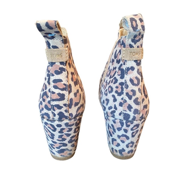 TOMS Kelsey Leopard Print Wedge Booties - Picture 2 of 8